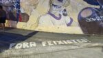 Vetlla i acció de protesta pel mural feminista vadalitzat al carrer Padró