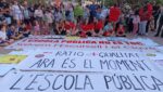 Mestres i families determinats a impedrir el tancament d’escoles púbiques