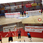 Derrota amb orgull per al Club Handbol Ripollet davant el Tarragona (33-39) Derrota amb orgull per al Club Handbol Ripollet davant el Tarragona (33-39)