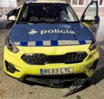 Detingudes tres persones pel robatori d’un vehicle després d’una persecució policial entre diversos municipis Detingudes tres persones pel robatori d’un vehicle després d’una persecució policial entre diversos municipis