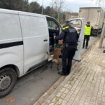 Veïns/La Policia Local de Barberà del Vallès ha dut a terme un operatiu conjunt amb la Guardia Civil en diferents punts del municipi