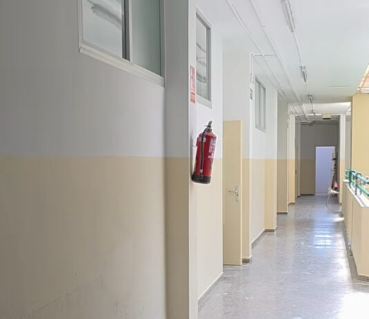 En marxa les obres de pintura de les escoles Tatché i Gassó: l’Ajuntament inicia un pla de renovació fins al 2028